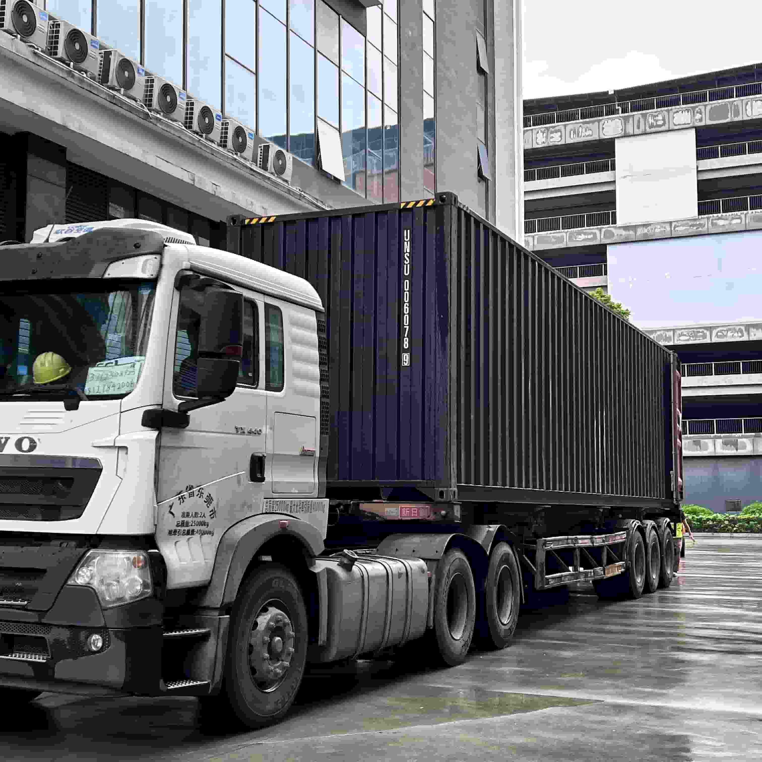 Persaahan Auto Hengsheng Siles ngrampungake tugas sing ngemot wadhah ekspor